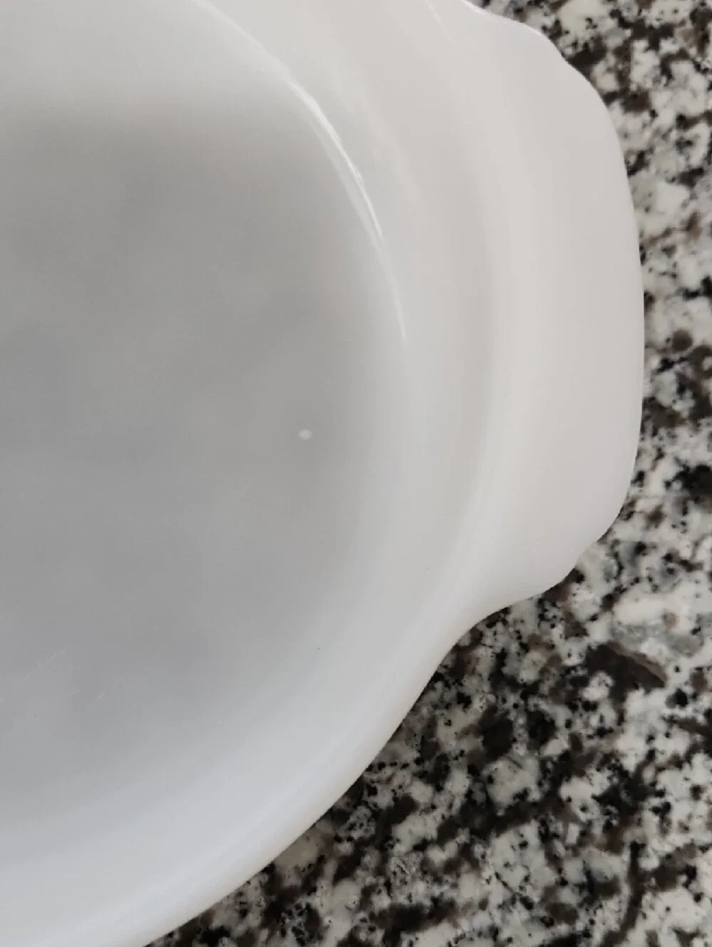 Vintage 1960s Fire-King Golden Wheat Pattern Milk Glass Casserole Dish 8" - Picture 5 of 13